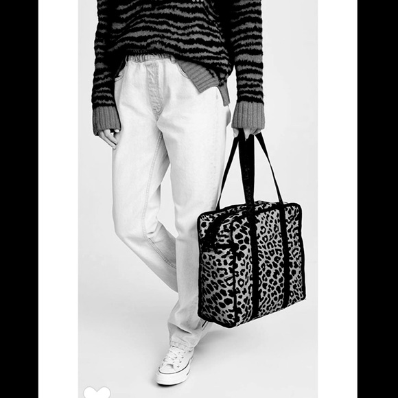 😻LeSportsac Cheetah Tote😻 - Picture 11 of 12